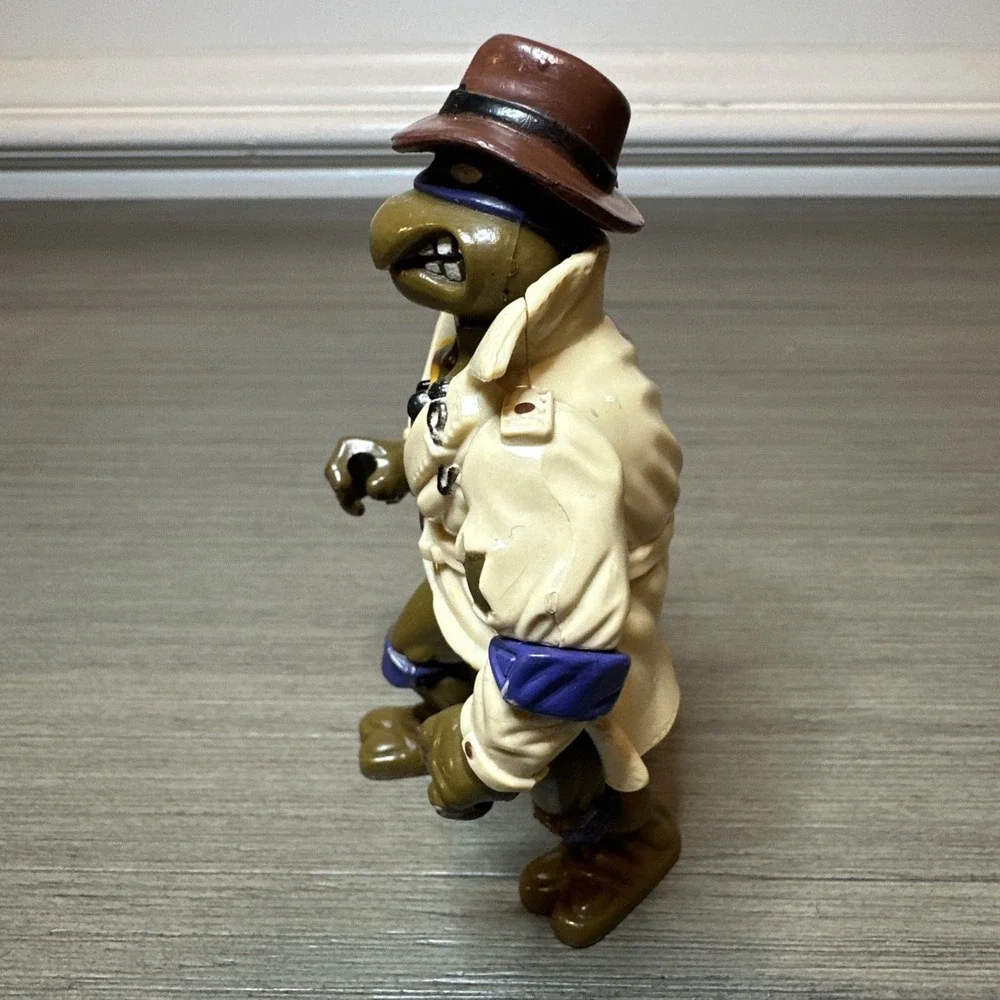 Vintage 1990 TMNT Donatello In Disguise Action Figure Trench‎ Coat Playmates